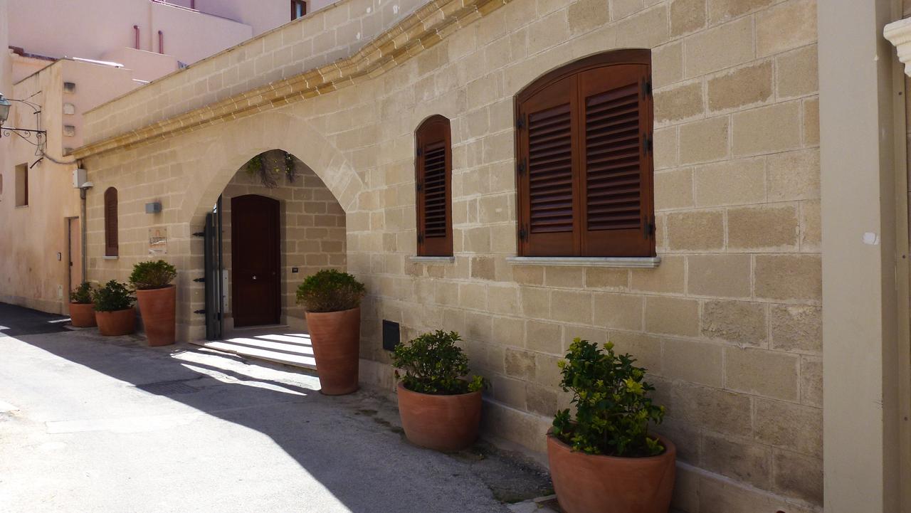 Hotel Il Portico Favignana Exterior foto