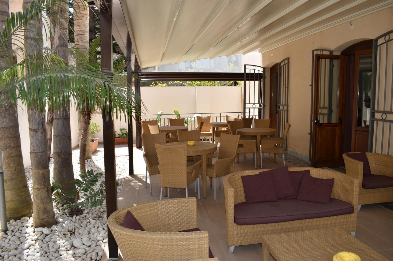 Hotel Il Portico Favignana Exterior foto