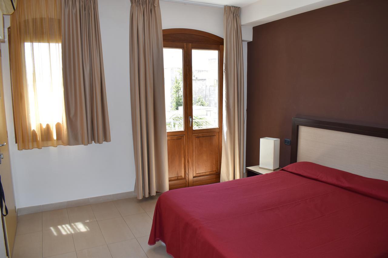 Hotel Il Portico Favignana Exterior foto